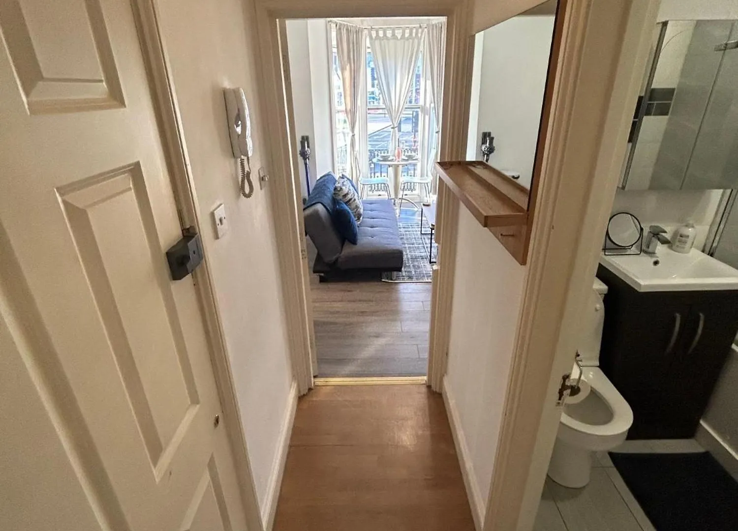 Spacious Central Brighton Apartment