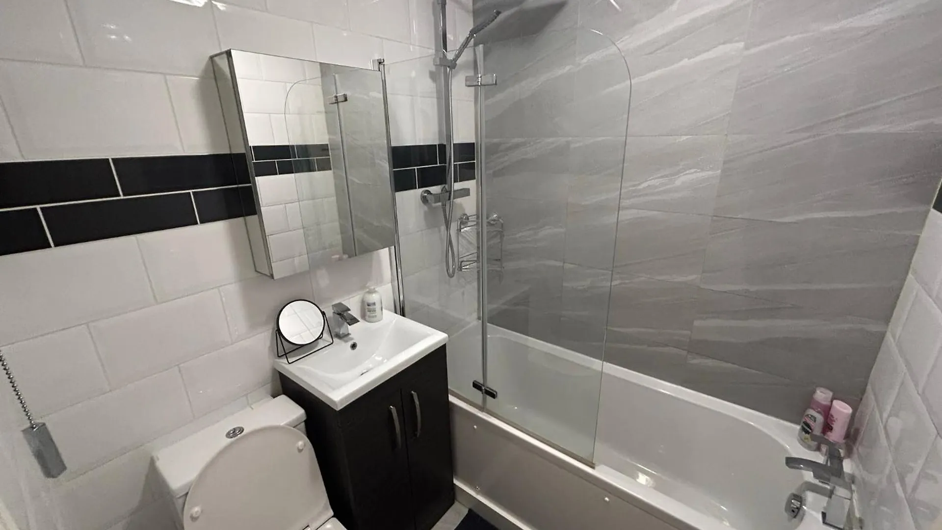 Spacious Central Brighton Apartment