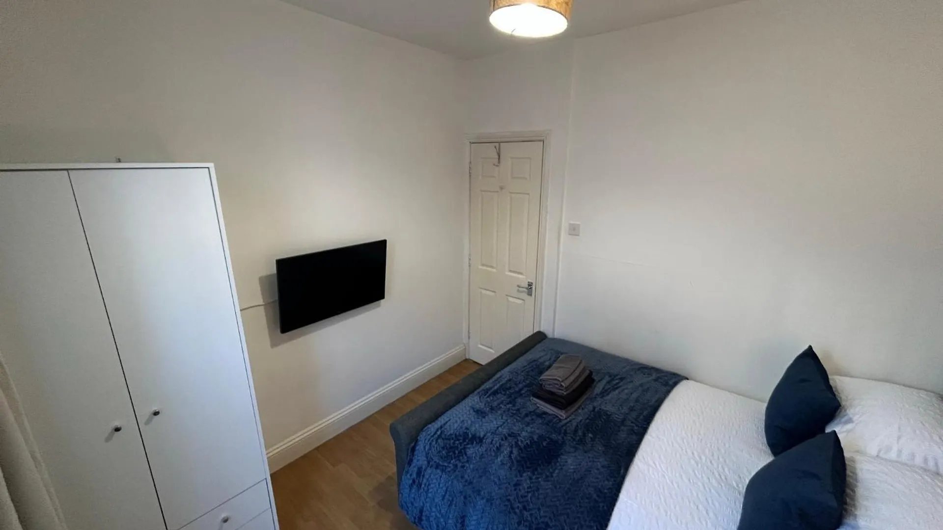 Spacious Central Brighton Apartment