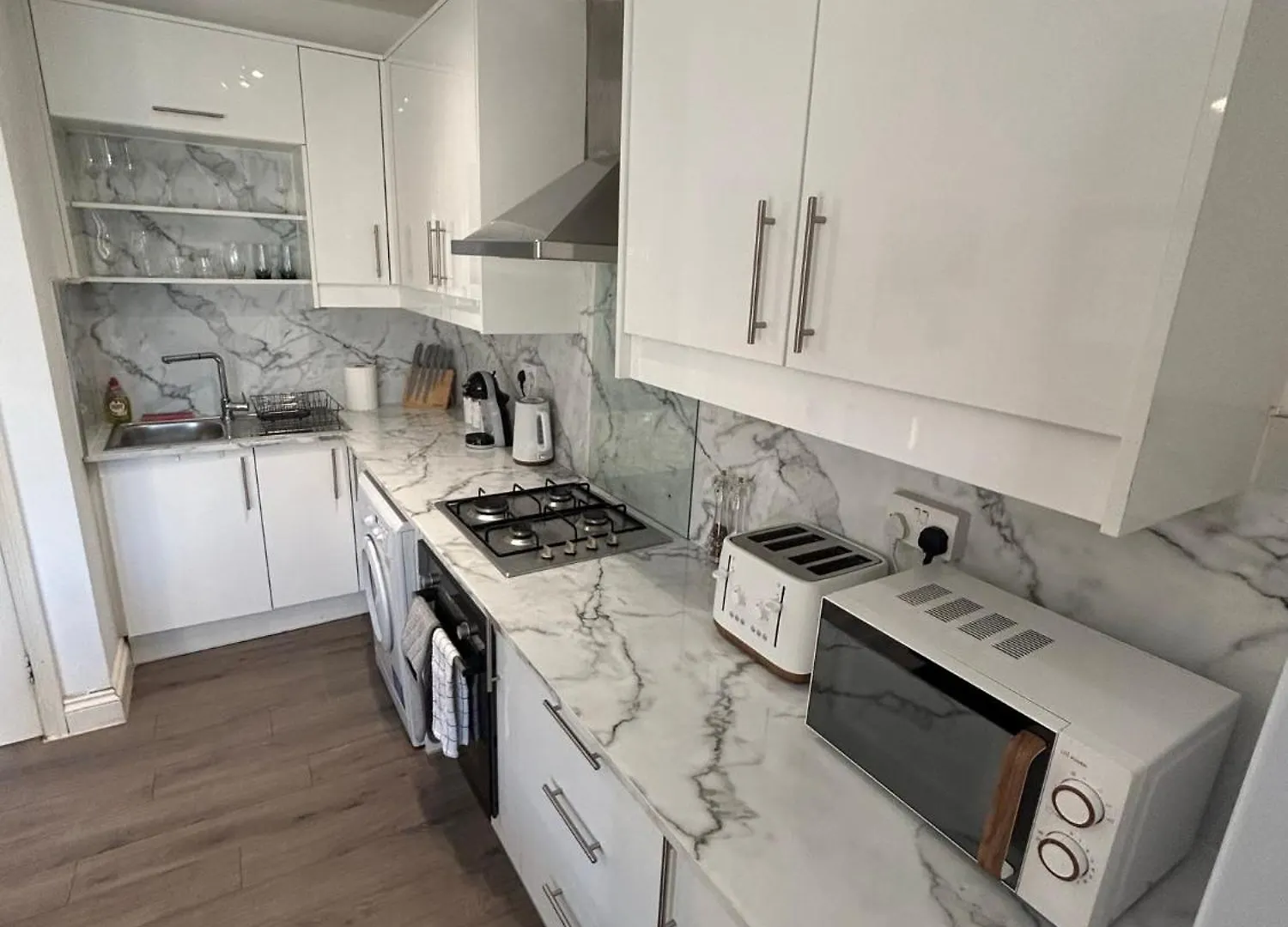 Spacious Central Brighton Apartment 0*,